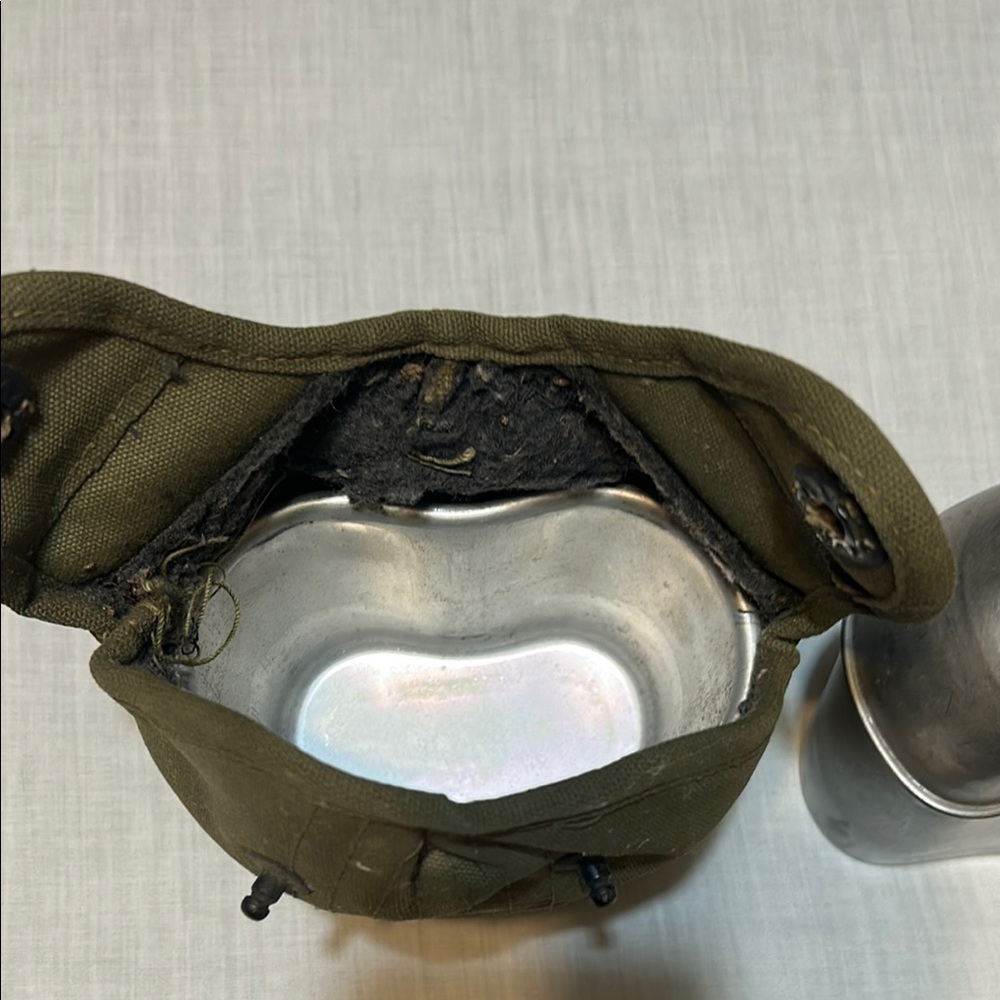 US Military Style Green and Silver Canteen Set with its cup. - Picture 5 of 10